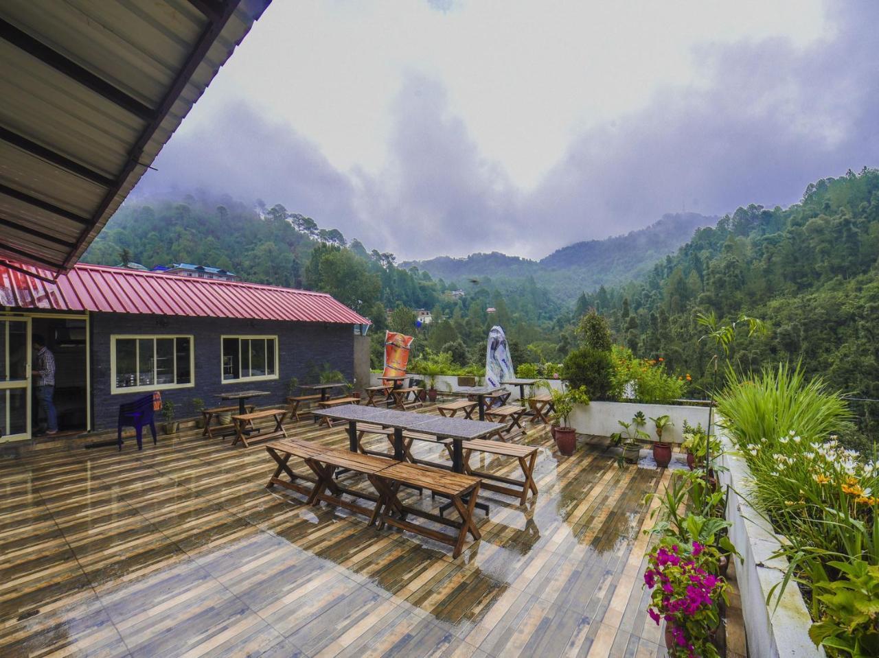 Oyo 7905 Holiday Inn Dalhousie Buitenkant foto