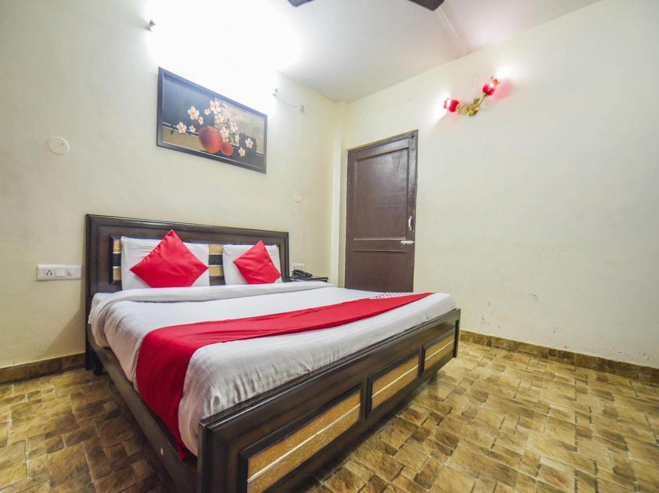 Oyo 7905 Holiday Inn Dalhousie Buitenkant foto