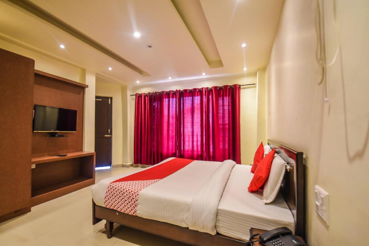 Oyo 7905 Holiday Inn Dalhousie Buitenkant foto